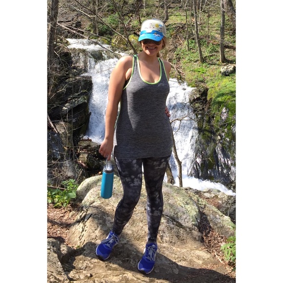 Champion Athletic Leggings, Black/Grey Abstract Design, Size Medium - Picture 17 of 17